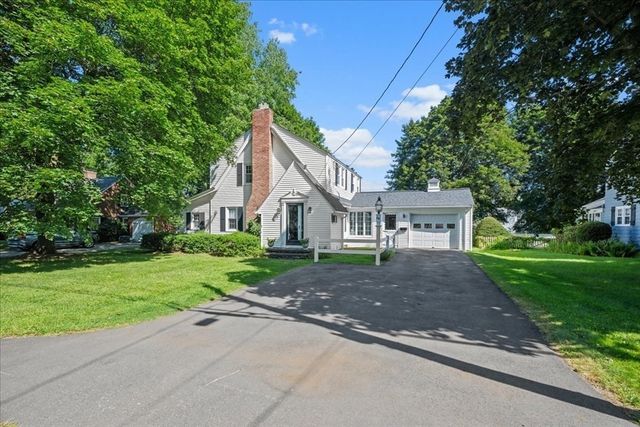 28 Kenilworth Rd, Shrewsbury, MA 01545
