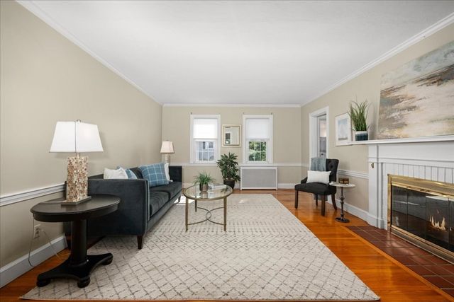 28 Kenilworth Rd, Shrewsbury, MA 01545