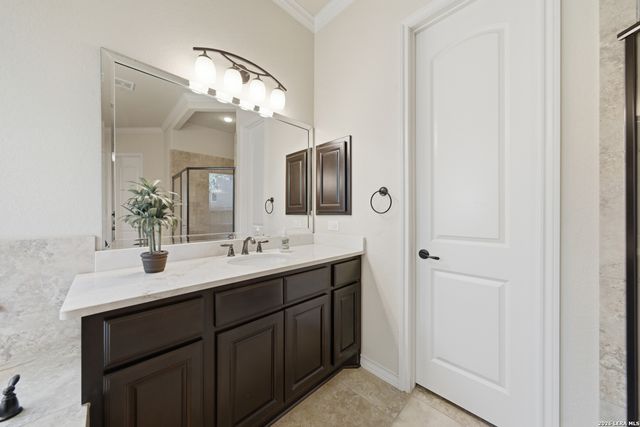 25215 ESTANCIA CIR, San Antonio, TX 78260