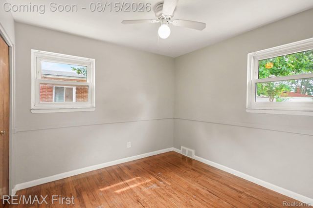 8363 Darlene Street, Warren, MI 48093