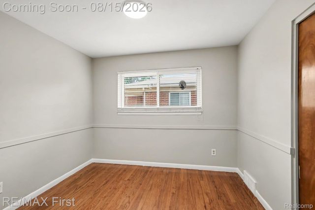 8363 Darlene Street, Warren, MI 48093