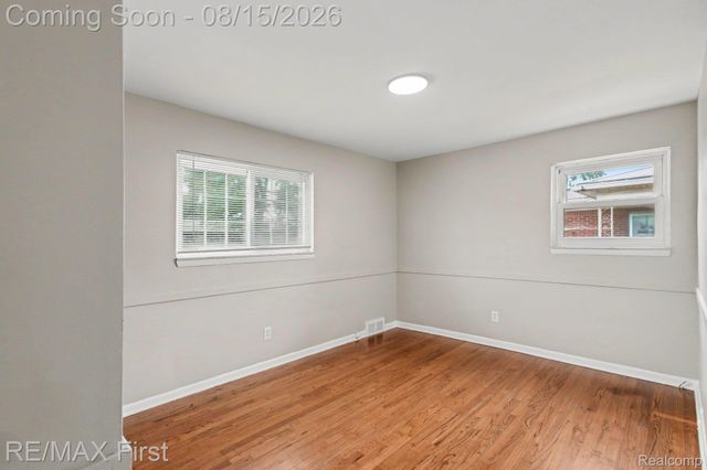 8363 Darlene Street, Warren, MI 48093