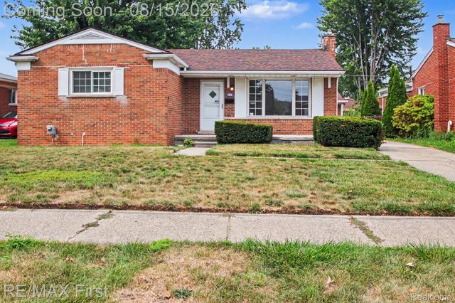 8363 Darlene Street, Warren, MI 48093
