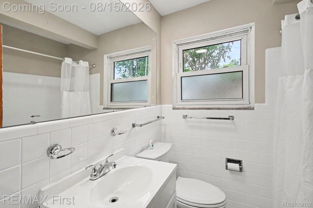 8363 Darlene Street, Warren, MI 48093