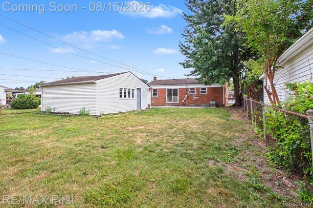 8363 Darlene Street, Warren, MI 48093