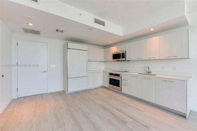 55 SW 9th Street 3507, Miami, FL 33130