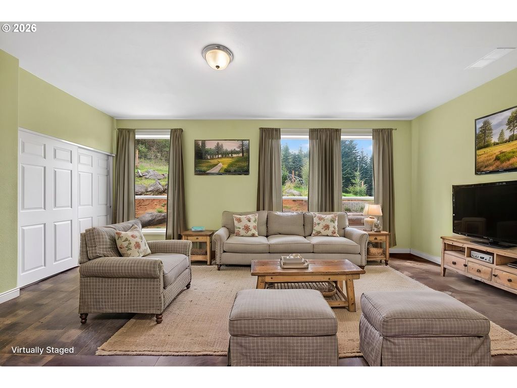 Image 20 of property listing at 29970 SALMON RIVER Hwy, Grand Ronde, OR 97347