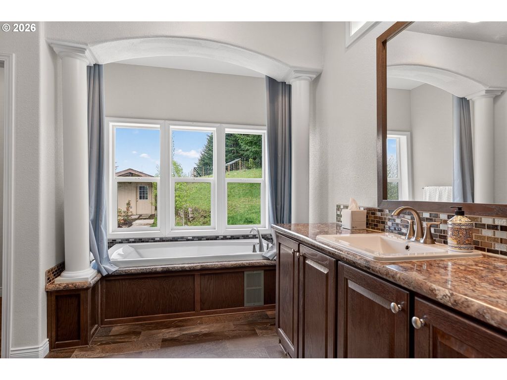 Image 28 of property listing at 29970 SALMON RIVER Hwy, Grand Ronde, OR 97347