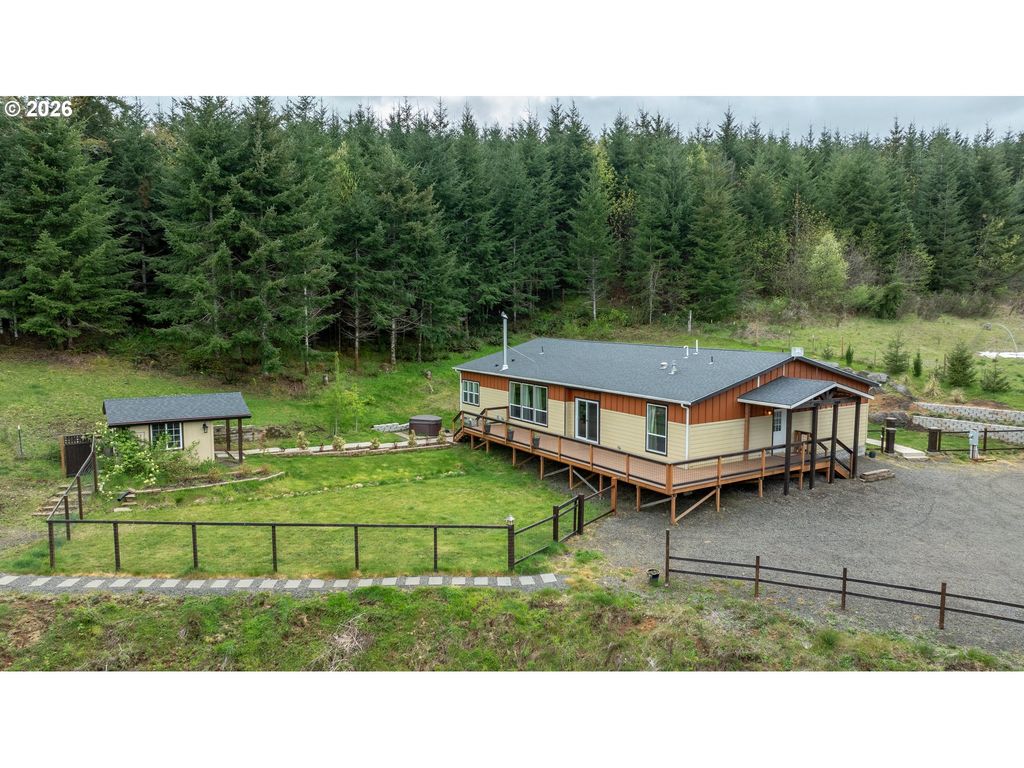 Image 3 of property listing at 29970 SALMON RIVER Hwy, Grand Ronde, OR 97347