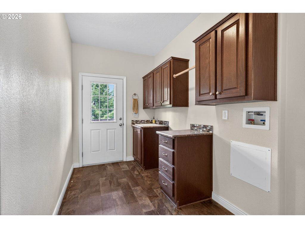 Image 34 of property listing at 29970 SALMON RIVER Hwy, Grand Ronde, OR 97347