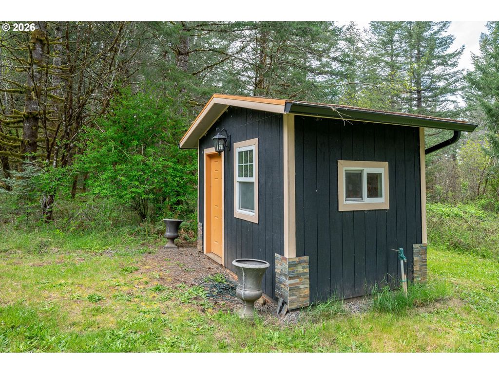 Image 44 of property listing at 29970 SALMON RIVER Hwy, Grand Ronde, OR 97347