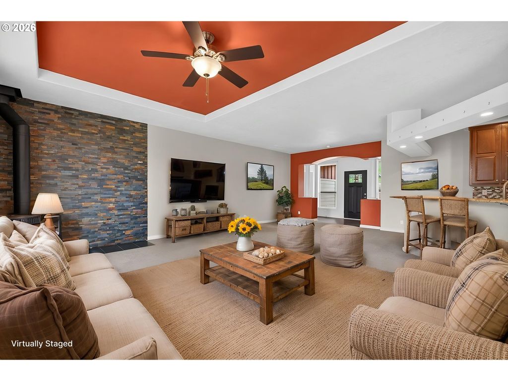 Image 8 of property listing at 29970 SALMON RIVER Hwy, Grand Ronde, OR 97347