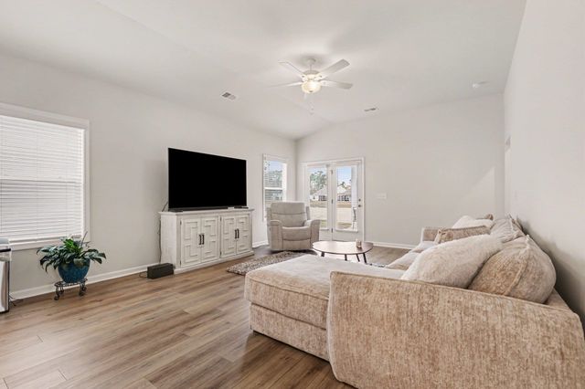 427 McGarry Dr., Myrtle Beach, SC 29588