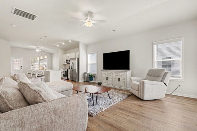 427 McGarry Dr., Myrtle Beach, SC 29588