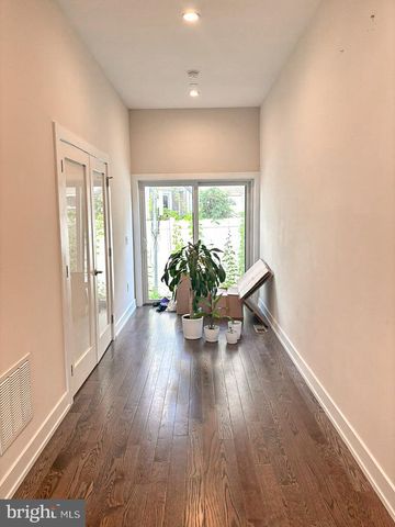 2527 GRADUATE SQ, Philadelphia, PA 19146