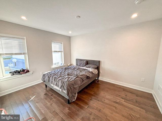 2527 GRADUATE SQ, Philadelphia, PA 19146