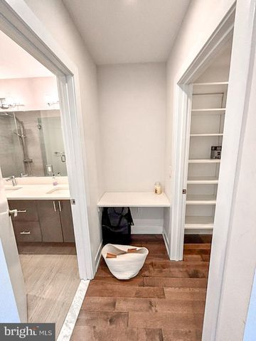 2527 GRADUATE SQ, Philadelphia, PA 19146