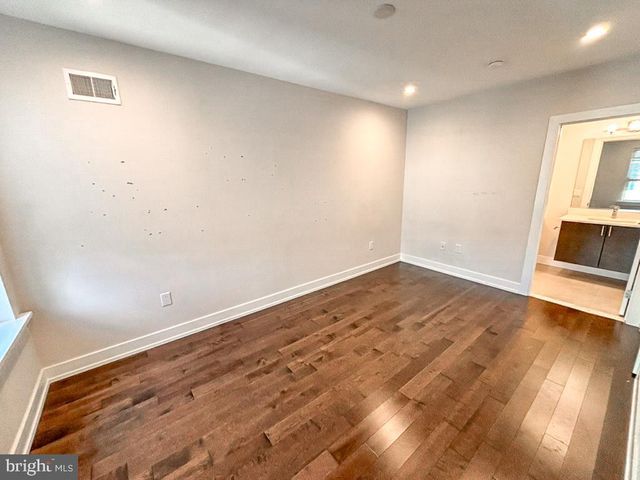 2527 GRADUATE SQ, Philadelphia, PA 19146