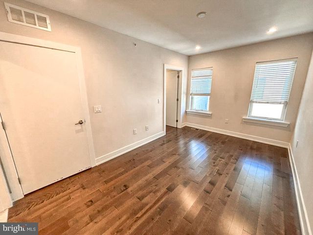 2527 GRADUATE SQ, Philadelphia, PA 19146