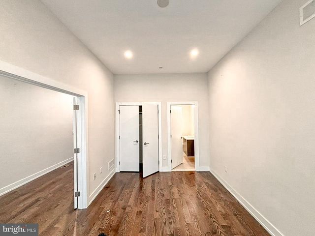 2527 GRADUATE SQ, Philadelphia, PA 19146