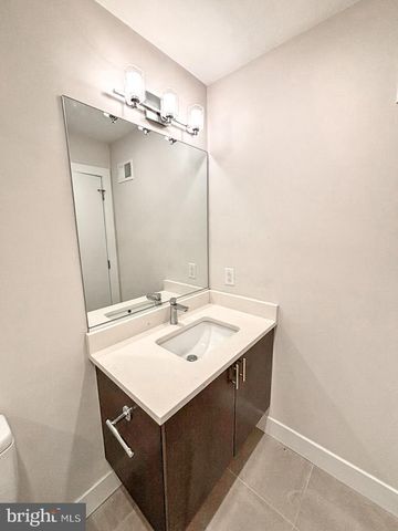 2527 GRADUATE SQ, Philadelphia, PA 19146