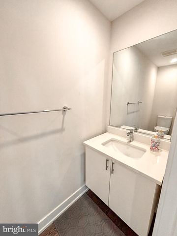 2527 GRADUATE SQ, Philadelphia, PA 19146