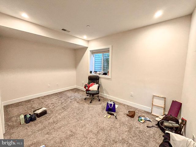 2527 GRADUATE SQ, Philadelphia, PA 19146