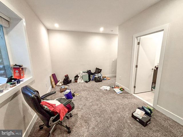 2527 GRADUATE SQ, Philadelphia, PA 19146