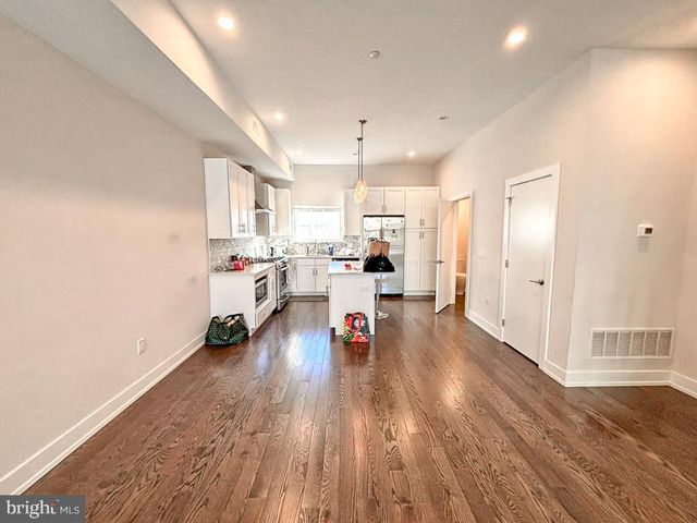 2527 GRADUATE SQ, Philadelphia, PA 19146