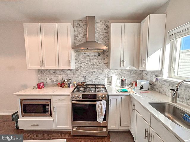2527 GRADUATE SQ, Philadelphia, PA 19146