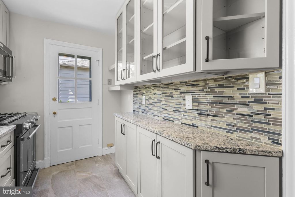 Image 10 of property listing at 2414 DEXTER AVE, Silver Spring, MD 20902