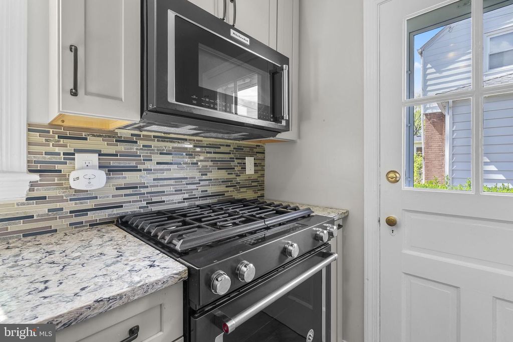 Image 11 of property listing at 2414 DEXTER AVE, Silver Spring, MD 20902