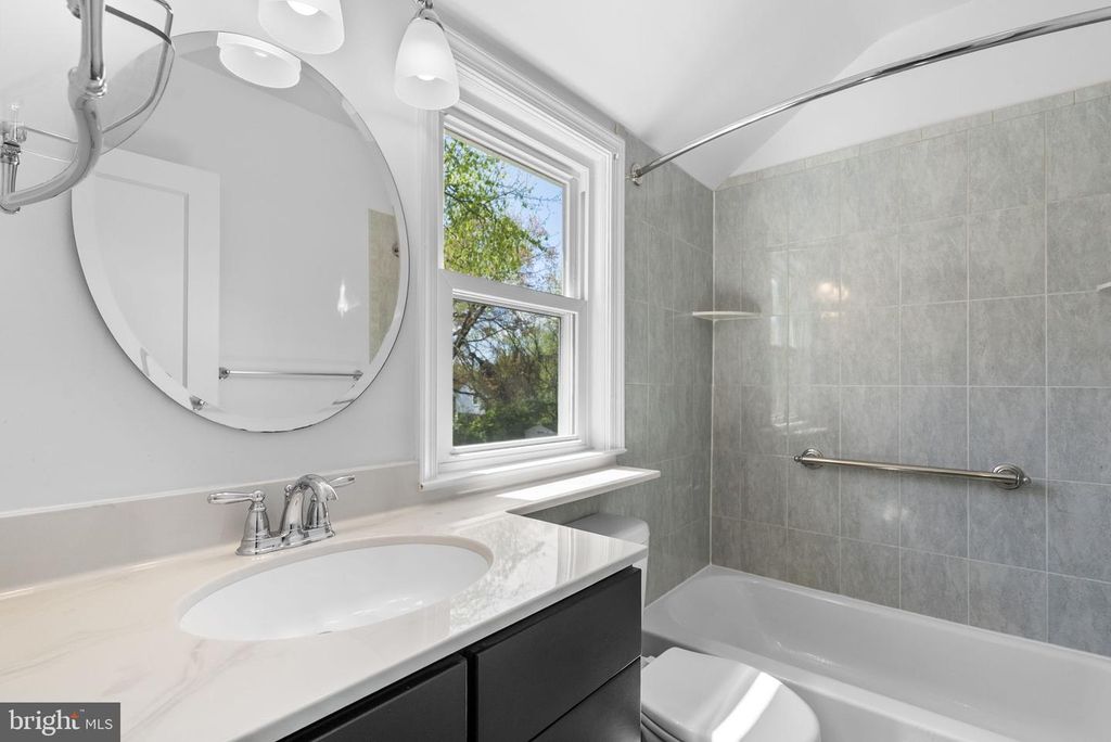 Image 17 of property listing at 2414 DEXTER AVE, Silver Spring, MD 20902