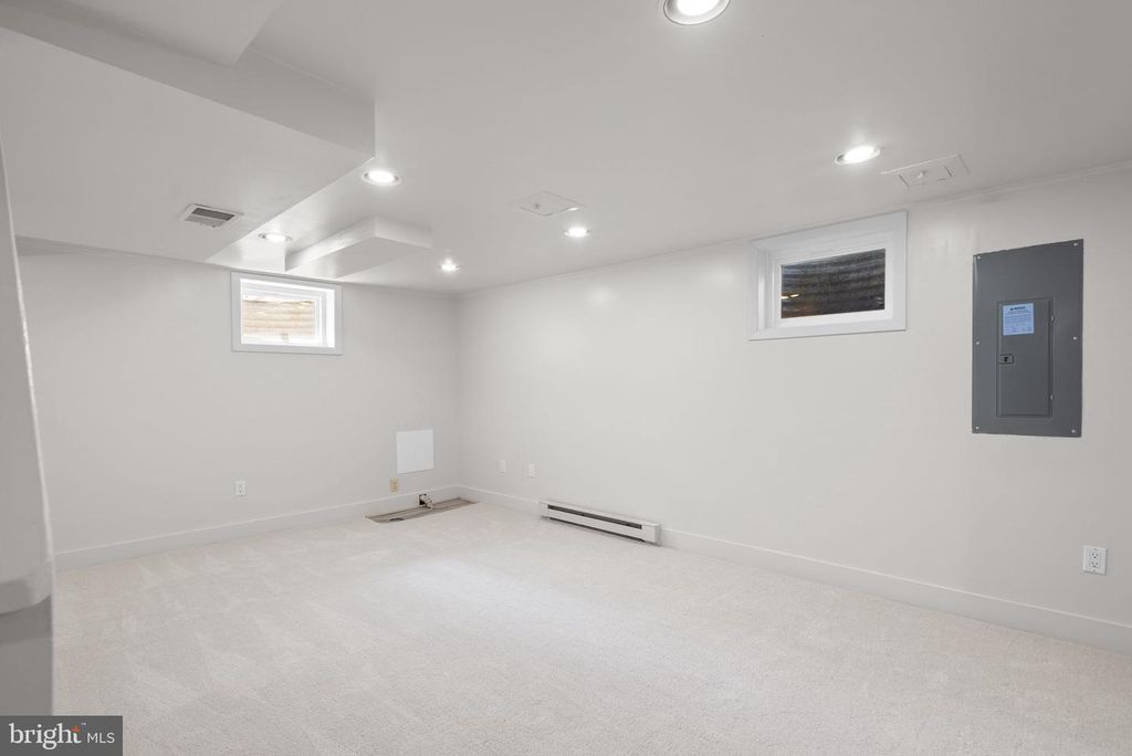 Image 20 of property listing at 2414 DEXTER AVE, Silver Spring, MD 20902