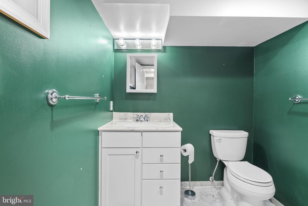 Image 23 of property listing at 2414 DEXTER AVE, Silver Spring, MD 20902