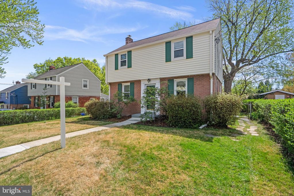 Image 3 of property listing at 2414 DEXTER AVE, Silver Spring, MD 20902