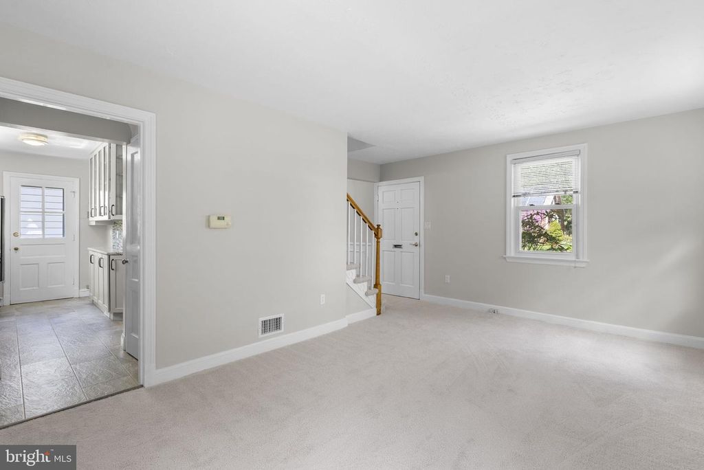 Image 5 of property listing at 2414 DEXTER AVE, Silver Spring, MD 20902