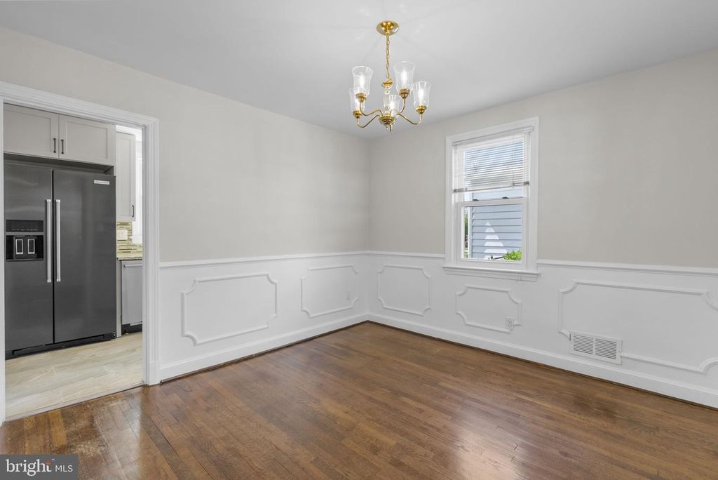 Image 6 of property listing at 2414 DEXTER AVE, Silver Spring, MD 20902