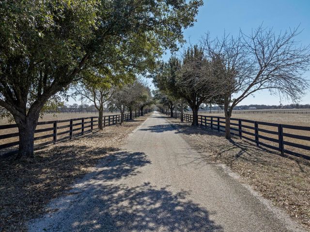 105 River Valley DR, Georgetown, TX 78626