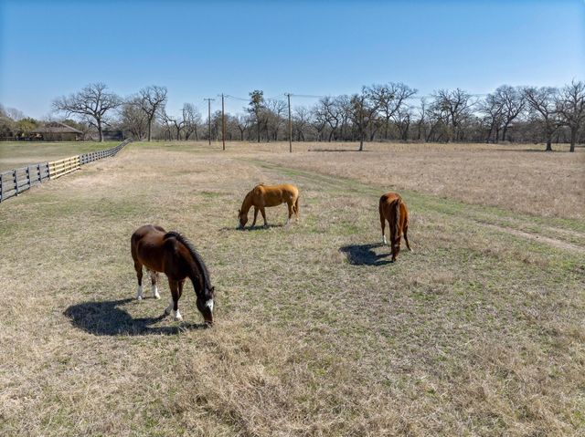 105 River Valley DR, Georgetown, TX 78626
