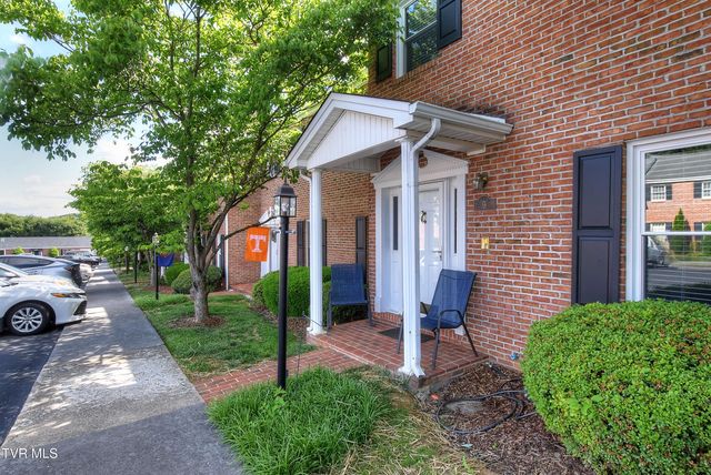 2734 East Oakland Avenue B-9, Johnson City, TN 37601