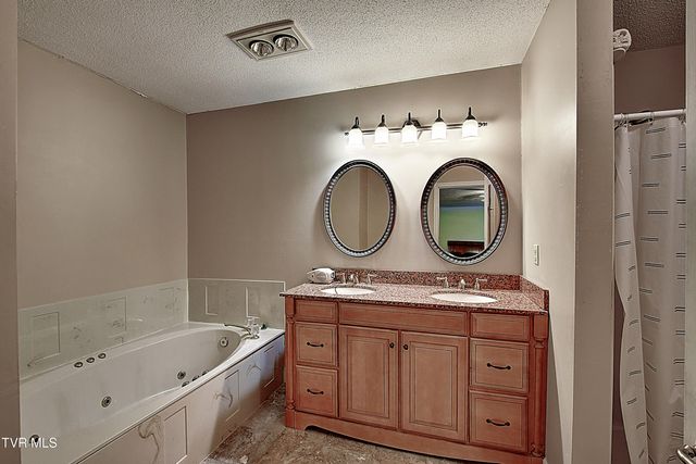 2734 East Oakland Avenue B-9, Johnson City, TN 37601
