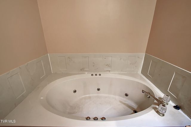 2734 East Oakland Avenue B-9, Johnson City, TN 37601