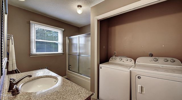 2734 East Oakland Avenue B-9, Johnson City, TN 37601