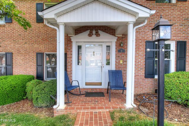 2734 East Oakland Avenue B-9, Johnson City, TN 37601