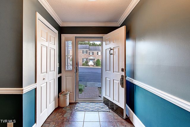 2734 East Oakland Avenue B-9, Johnson City, TN 37601