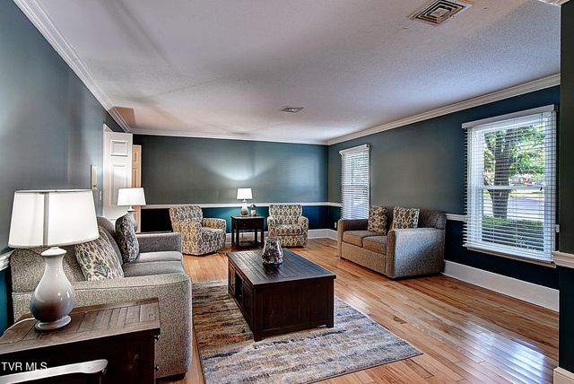 2734 East Oakland Avenue B-9, Johnson City, TN 37601