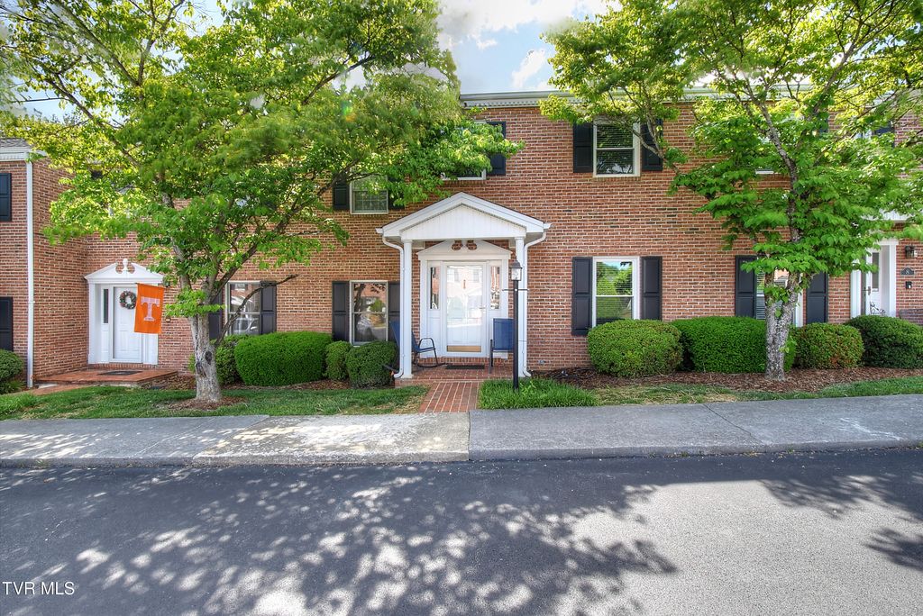 2734 East Oakland Avenue B-9, Johnson City, TN 37601