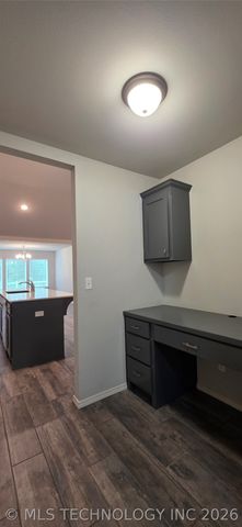 1896 E Tucson Court, Broken Arrow, OK 74011