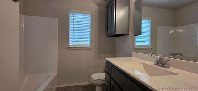 1896 E Tucson Court, Broken Arrow, OK 74011